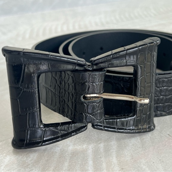 Anne Fontaine Women’s Glossy Croc-Embossed Leather Belt with Bow Style Buckle - Picture 2 of 12